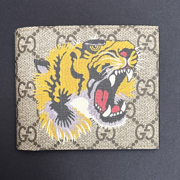 Gucci Other - Gucci Beige and Yellow Tiger Card Holder
